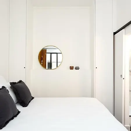 Habitat Parisien - Ponthieu Champs Elysees Apartment