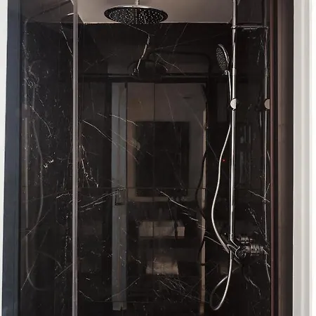 Habitat Parisien - Ponthieu Champs Elysees Paris