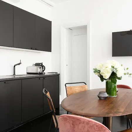 Habitat Parisien - Ponthieu Champs Elysees *