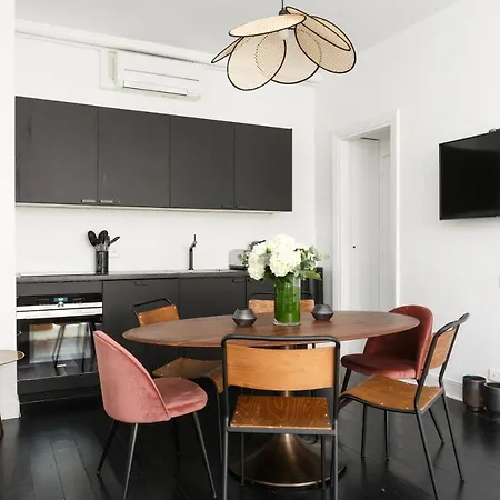 Habitat Parisien - Ponthieu Champs Elysees * Париж