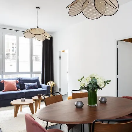 Habitat Parisien - Ponthieu Champs Elysees Apartment *