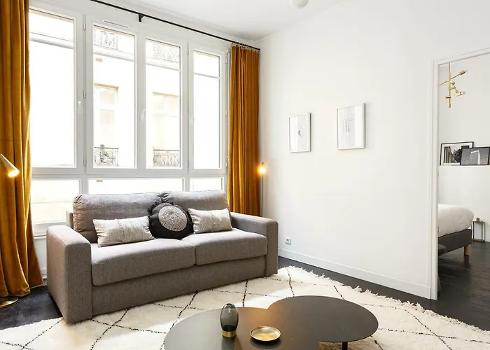 Apartment Habitat Parisien - Ponthieu Champs Elysees *