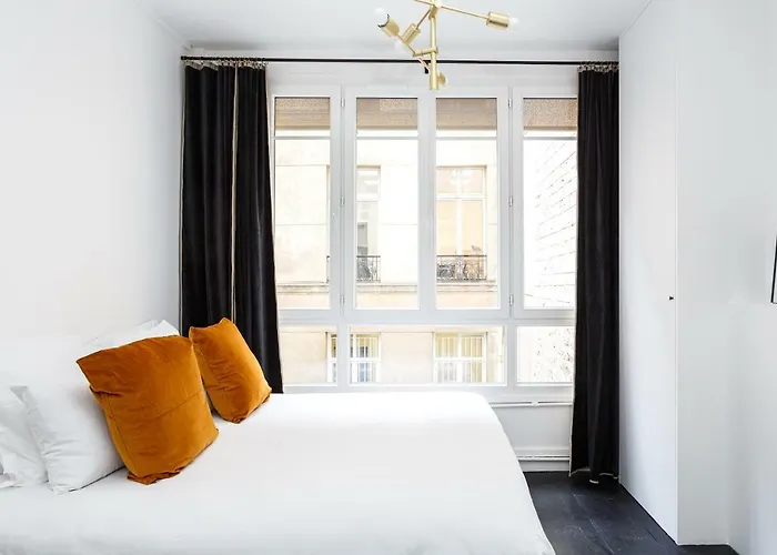 Habitat Parisien - Ponthieu Champs Elysées *