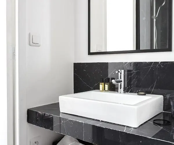 Habitat Parisien - Ponthieu Champs Elysees Lägenhet