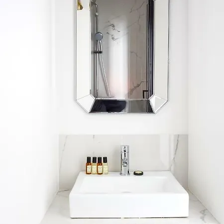 Διαμέρισμα Habitat Parisien - Ponthieu Champs Elysees *